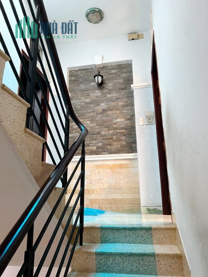 Nhà 2 tầng nở hậu hẻm ô tô đường Âu Dương Lân P3Q8. Giá 5,3 tỷ TL