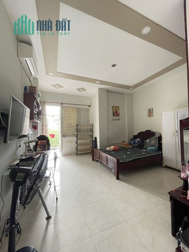 Bán Nhà 62M2 4Tầng Đường Tân Quý Quận Tân Phú.