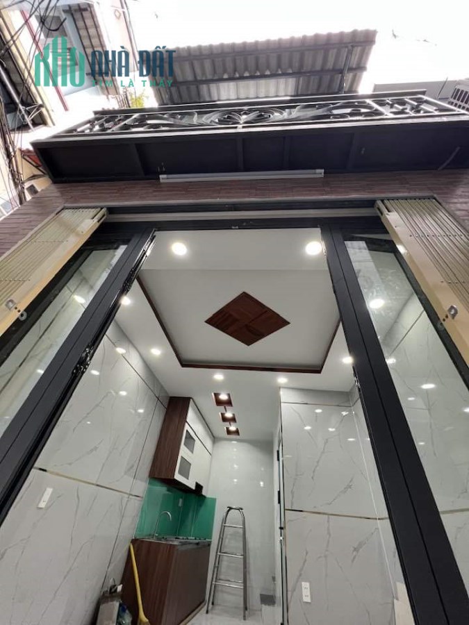 Bán nhà Rẻ Đẹp Q4 Đoàn Văn Bơ
 Ngang 3.45x6.5m- 2 tấm giảm 400 triệu còn 2 tỷ.. Cách Mặt Tiền 15m