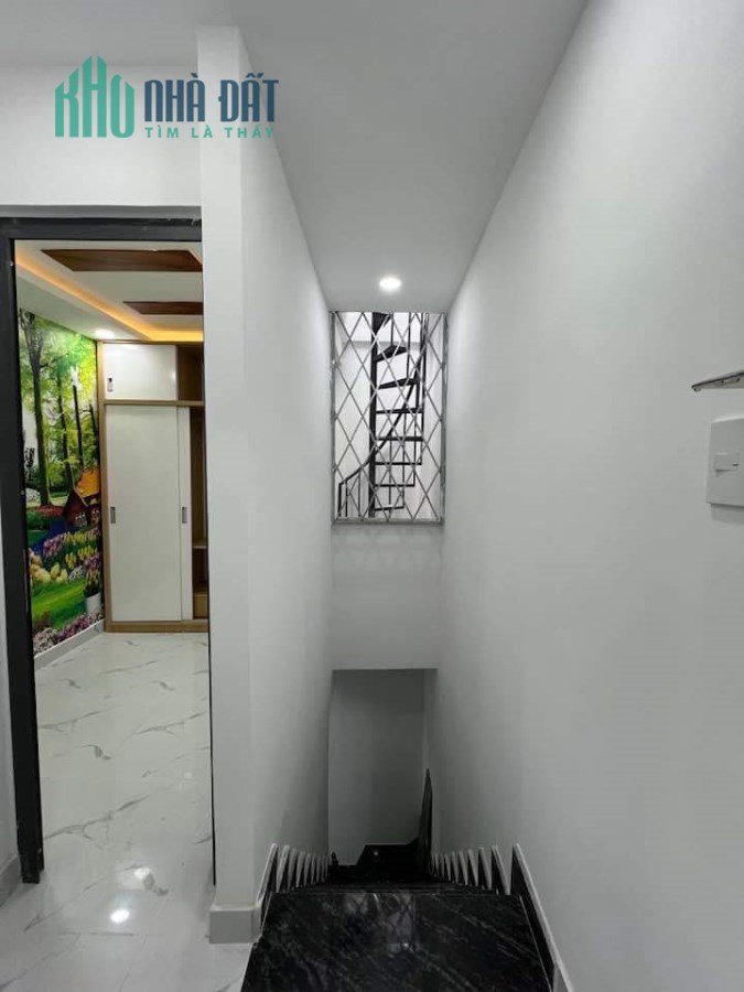 Bán nhà Rẻ Đẹp Q4 Đoàn Văn Bơ
 Ngang 3.45x6.5m- 2 tấm giảm 400 triệu còn 2 tỷ.. Cách Mặt Tiền 15m
