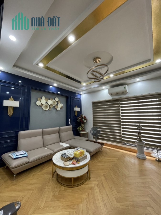 Bán nhà tuyến 2 Hoàng Ngọc Phách - 51m 4 tầng, GIÁ 4.65 tỉ ngõ 6m ô.tô đỗ cửa 24h