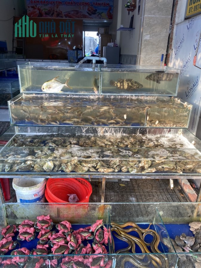 Do có nhu cầu mở nhà hàng nên e cần sang lại vựa hải sản nằm trong chợ thuận giao nhỏ, chợ đông