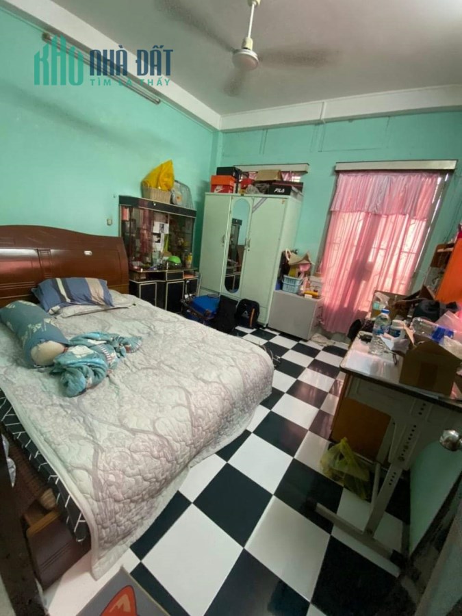 Mặt tiền kinh doanh cách 20 m Căn Góc Ngang 3.7 x14m 3 tấm có 8 tỷ