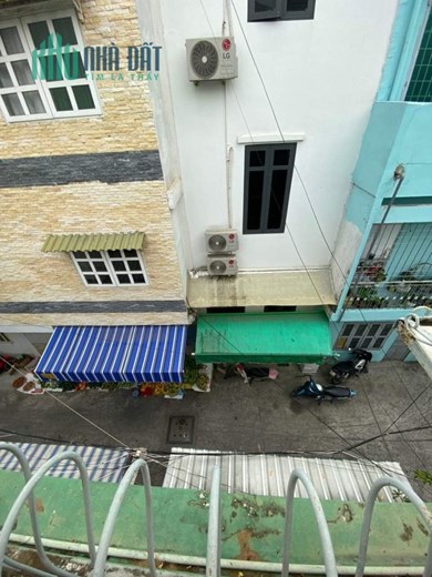 Mặt tiền kinh doanh cách 20 m Căn Góc Ngang 3.7 x14m 3 tấm có 8 tỷ