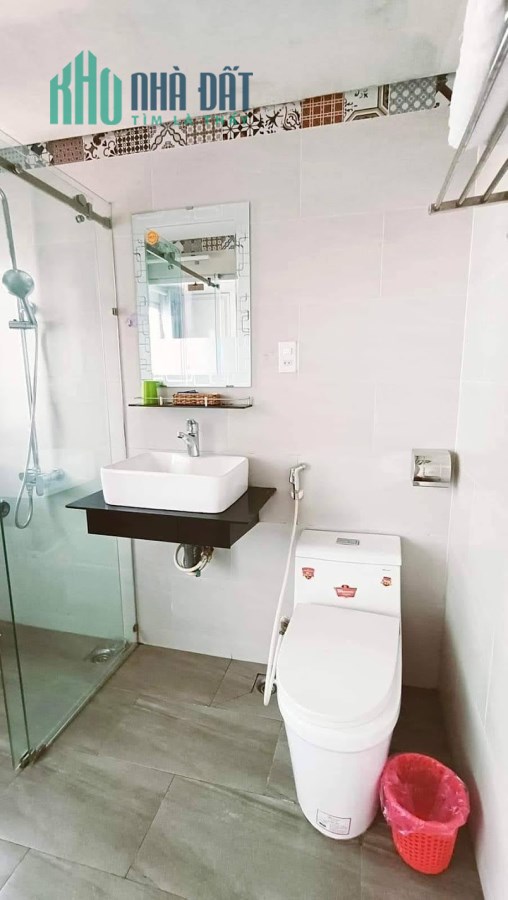 NHÀ CHÍNH CHỦ , VỊ TRÍ KHÔNG ĐỐI  THỦ TÂN QUY. Q7 180M2- (5.5*33)Chỉ :18 tỷ