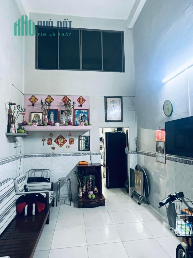 LÃNH BINH THĂNG - VỊ TRÍ ĐẸP - ÍT NHÀ BÁN - KẾT CẤU 3 TẦNG ĐÚC BTCT - NỞ HẬU - GẦN CHỢ - CÔNG VIÊN