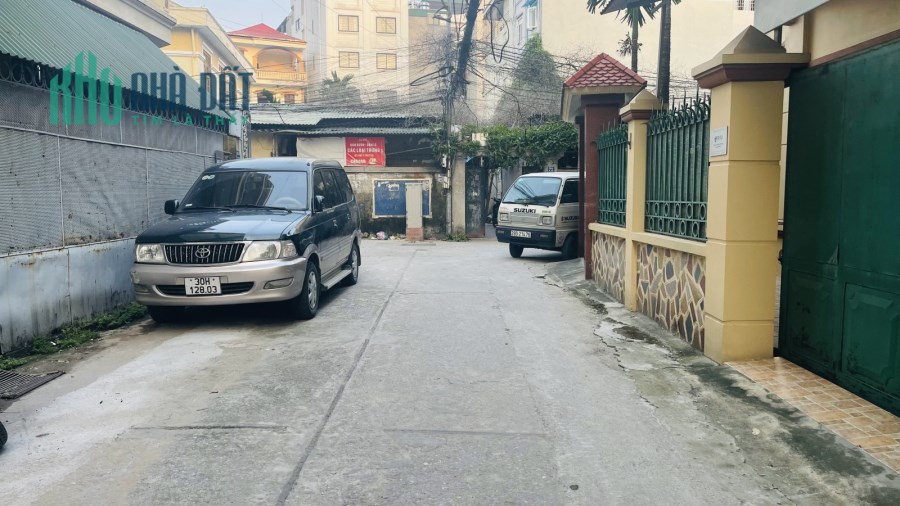 BÁN GẤP NHÀ PL HOÀNG QUỐC VIỆT CẦU GIẤY Ô TÔ TRÁNH – CHẠY VÒNG QUANH NHÀ CHỈ 9 TỶ 45M, MẶT TIỀN 5M.