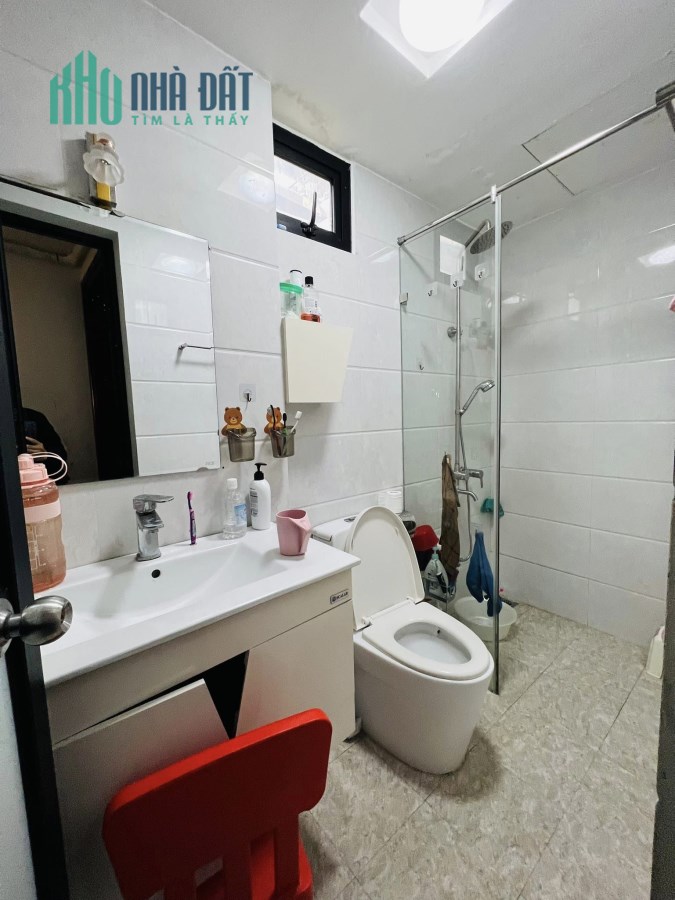 Bán nhà 56m2 phố Nghi Tàm, Tây Hồ 5 phòng ngủ 10m Ô tô tránh 5.2 Tỷ