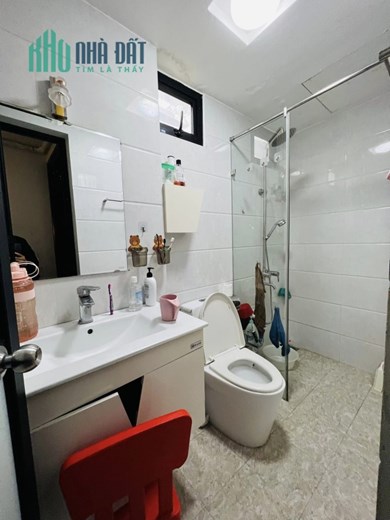 Bán nhà 56m2 phố Nghi Tàm, Tây Hồ 5 phòng ngủ 10m Ô tô tránh 5.2 Tỷ