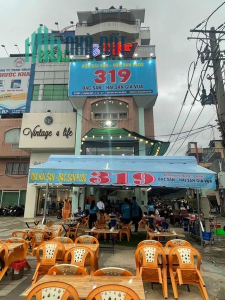 Cần sang gấp Quán Hải Sản, mặt bằng rộng, ngay gốc đường ngã tư Thành Thái, Lý Thường Kiệt, đông