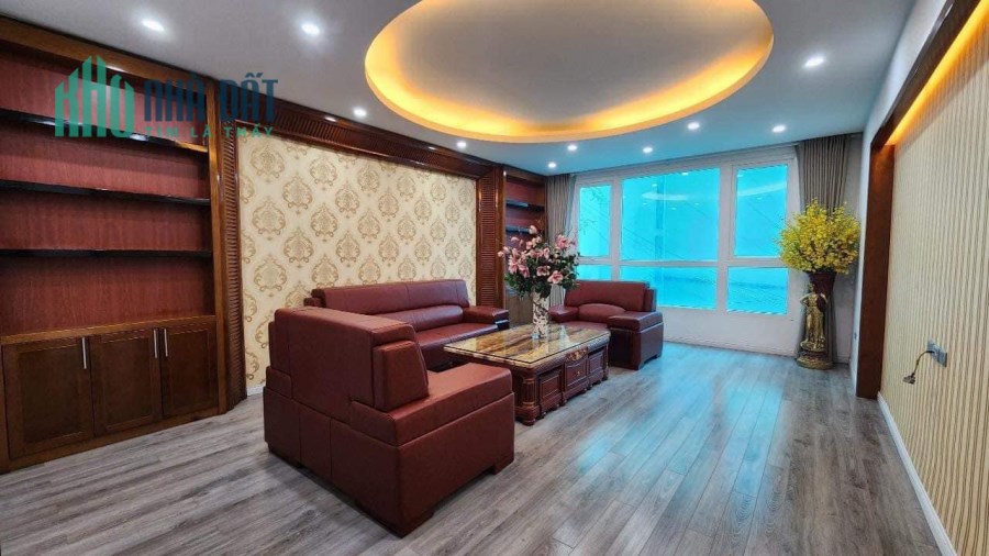 Cho thuê nhà phố Phạm Tuấn Tài, Cầu Giấy 65m 4T MT4m. Oto đỗ cửa. Kinh doanh. 15m ra phố. 18 triệu
