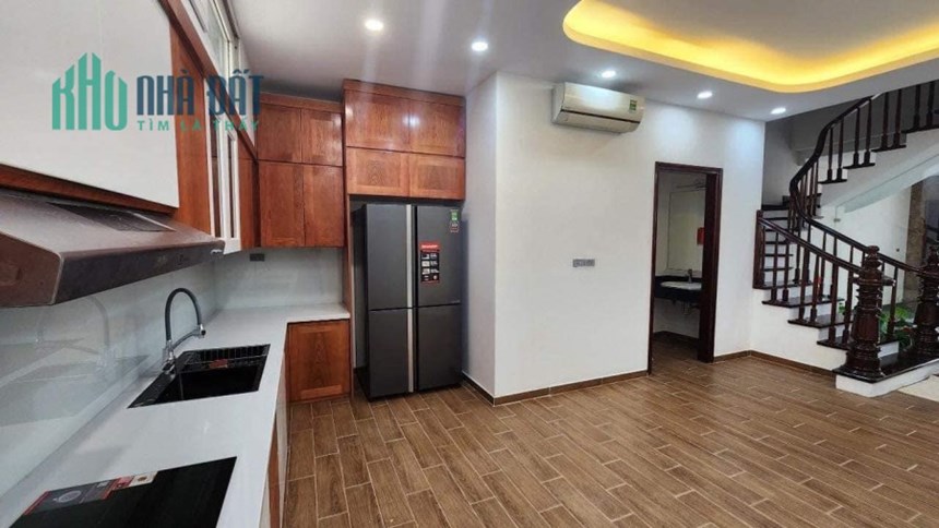 Cho thuê nhà phố Phạm Tuấn Tài, Cầu Giấy 65m 4T MT4m. Oto đỗ cửa. Kinh doanh. 15m ra phố. 18 triệu