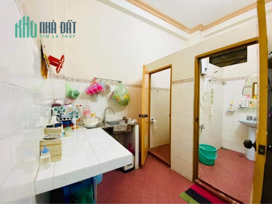 15 TỶ GIẢM CÒN 8.9 TỶ, ĐỊNH CƯ BÁN GẤP, 4X16.5m, 4 TẦNG CMT8 P11 QUẬN 3