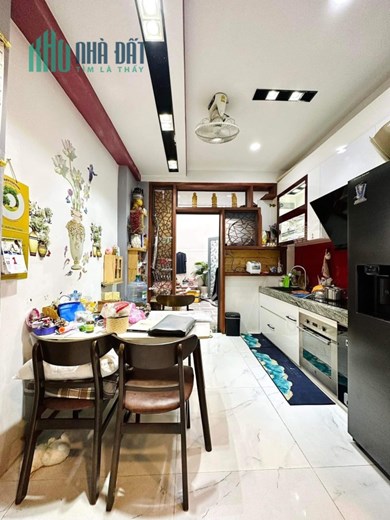 Bán nhà ngay Công viên Phú Nhuận, 40m2 2 Tầng, nhà đẹp, tài chính nhỏ, 4.6 Tỷ TL