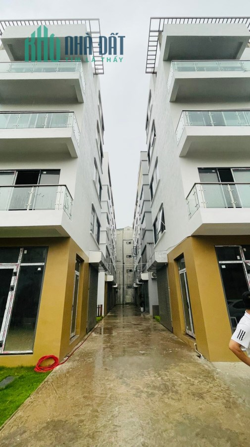 Bán nhà PL ô tô đỗ cửa 77m2 x 5 tầng x MT 8m ,lô góc,KD,thang máy chỉ nhình 12 tỷ.