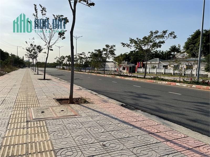 Bán đất 2 mặt tiền đường 81 (Trường Chinh) Phú Mỹ