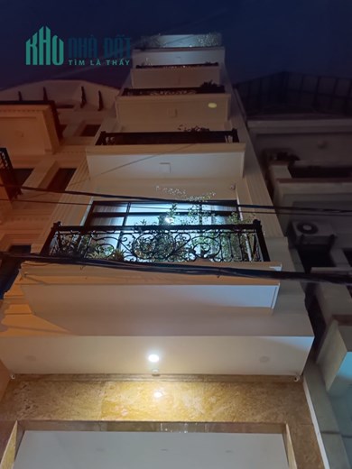 Giảm sốc !! Không còn giá nào tốt hơn Chủ nhà cần bán nhà Hoàng Cầu, Đống Đa 50m2, 7T, 18.5 tỷ