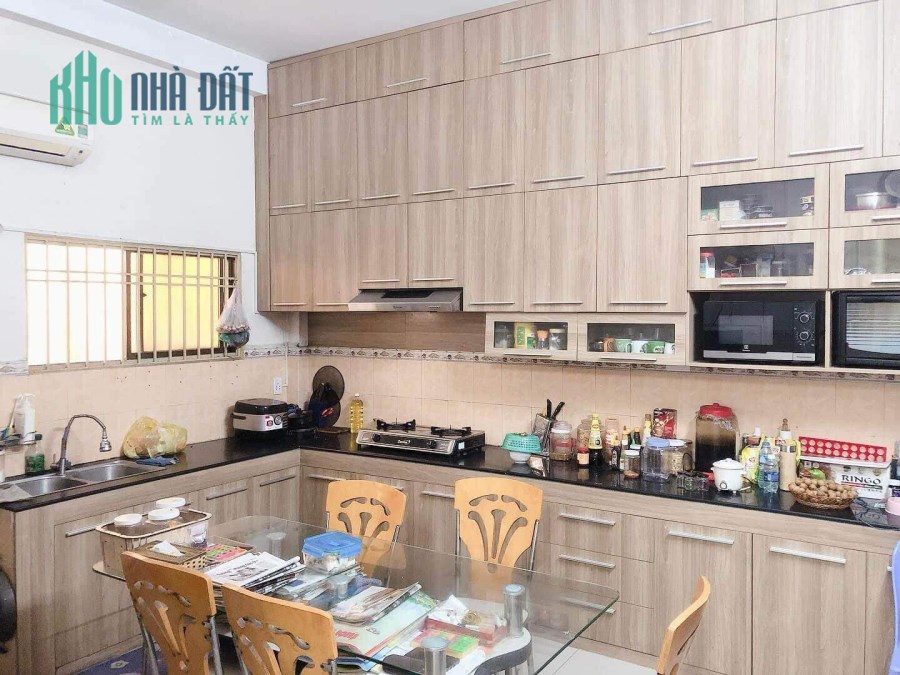 Ngộp sâu, Trường Chinh 135m2, sát mặt tiền, 3 Tầng gần UBND Quận, 13.5 Tỷ TL
