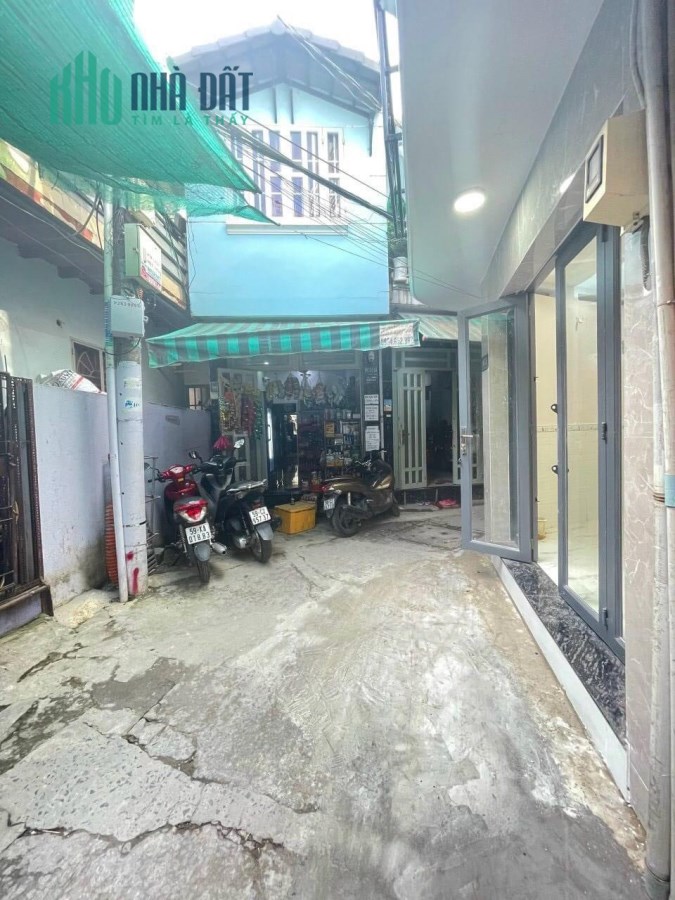 Kẹt Tiền BÁN Gấp NHÀ MỚI Ở NGAY - MỘT SẸC TỚI NHÀ- 4 TẦNG BTCT - 3PN - KHÔNG LỘ GIỚI-Lê Văn Lương P