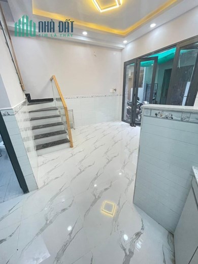 Kẹt Tiền BÁN Gấp NHÀ MỚI Ở NGAY - MỘT SẸC TỚI NHÀ- 4 TẦNG BTCT - 3PN - KHÔNG LỘ GIỚI-Lê Văn Lương P