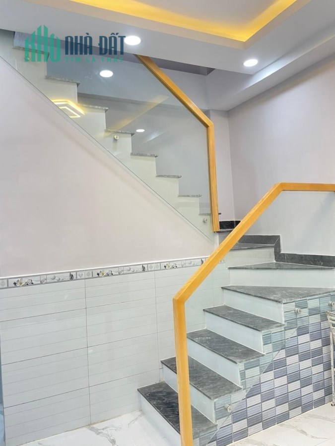 Kẹt Tiền BÁN Gấp NHÀ MỚI Ở NGAY - MỘT SẸC TỚI NHÀ- 4 TẦNG BTCT - 3PN - KHÔNG LỘ GIỚI-Lê Văn Lương P