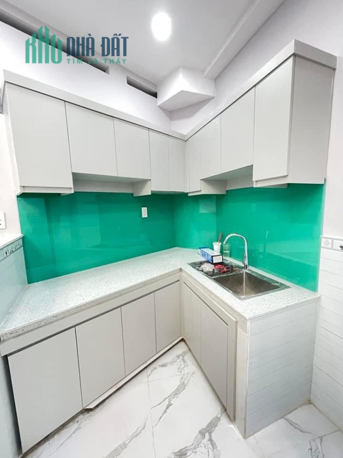 Kẹt Tiền BÁN Gấp NHÀ MỚI Ở NGAY - MỘT SẸC TỚI NHÀ- 4 TẦNG BTCT - 3PN - KHÔNG LỘ GIỚI-Lê Văn Lương P
