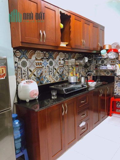 Bán nhà Rẻ Đẹp Q 4 Ngang3.05 x9.5m đúc 5 tấm 
cách Mặt Tiền 20 m cách Q1 -70 m có 5 tỷ Đoàn Văn Bơ