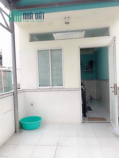 Bán nhà Rẻ Đẹp Q 4 Ngang3.05 x9.5m đúc 5 tấm 
cách Mặt Tiền 20 m cách Q1 -70 m có 5 tỷ Đoàn Văn Bơ