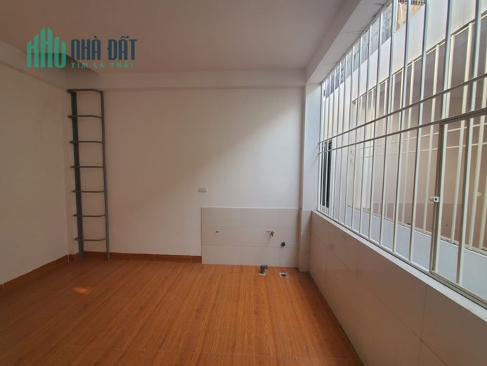 Bán nhà Phạm Văn Đồng 45m2, 5T, 4m, lô góc, 4.6 tỷ, Bắc Từ Liêm