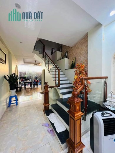 Chuyển nhượng nhà #ĐỊNHCÔNGTHƯỢNG - #HOÀNGMAI ngõ thoáng, 30m ra mặt phố, 44m x5 tầng giá 3.9 tỷ.