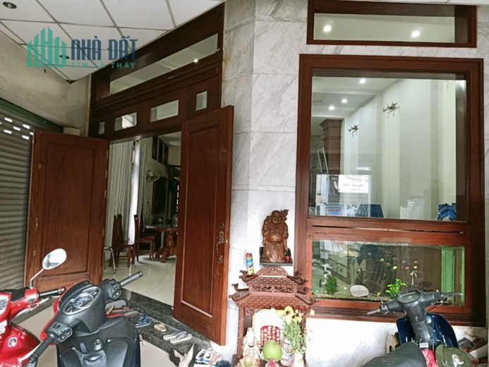 NHÀ DIỆN TÍCH KHỦNG ( NỘI THẤT GỖ ) THUOC PHƯỜNG TRƯỜNG THỌ, TP THỦ ĐỨC. MẶT TIỀN ĐƯỜNG LỚN CHO