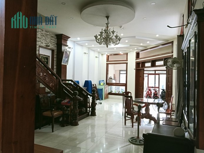 NHÀ DIỆN TÍCH KHỦNG ( NỘI THẤT GỖ ) THUOC PHƯỜNG TRƯỜNG THỌ, TP THỦ ĐỨC. MẶT TIỀN ĐƯỜNG LỚN CHO