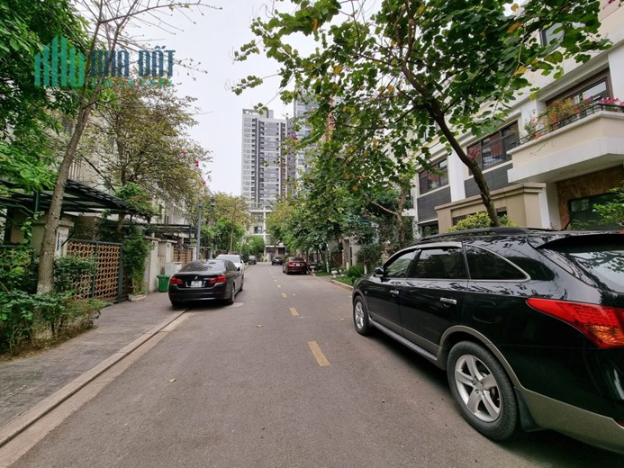 Bán nhà đẹp Văn Cao 110m 6T MT11m. Lô góc, tháng máy, vỉa hè, ô tô tránh. Có dòng tiền. 21.8 tỷ