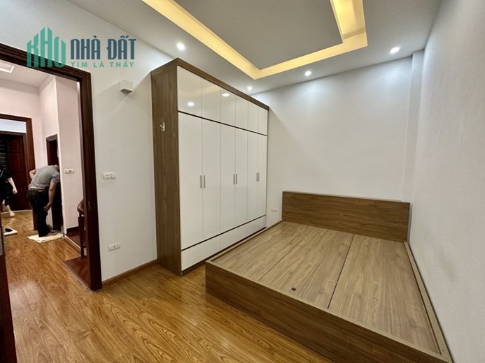 Bán nhà ngõ 105 phố Láng Hạ, 508 đường Láng, 45 m² x 5 T mới đẹp, MT 4,2 m, giá bán 5,3 tỷ.