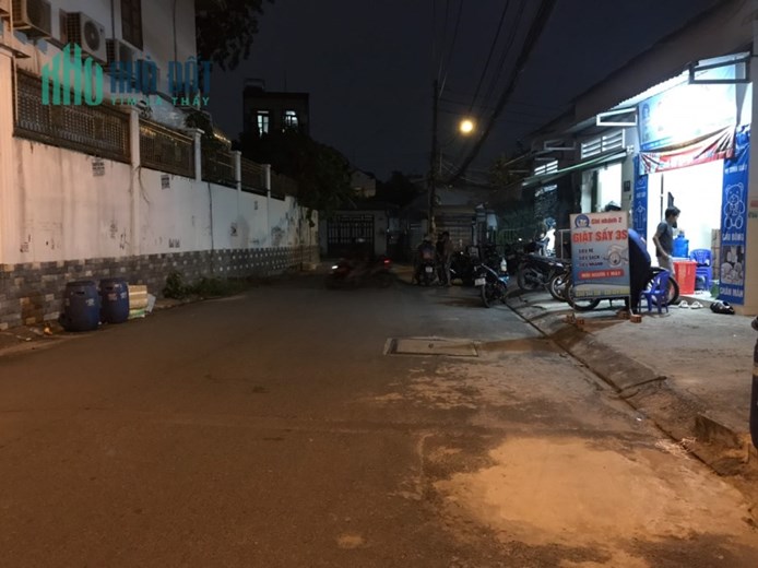 TRUNG TÂM Q9, HẺM XE TẢI 8M, 40M2, 2TẦNG, VÀO Ở NGAY, CHỈ 3 TỶ 200
