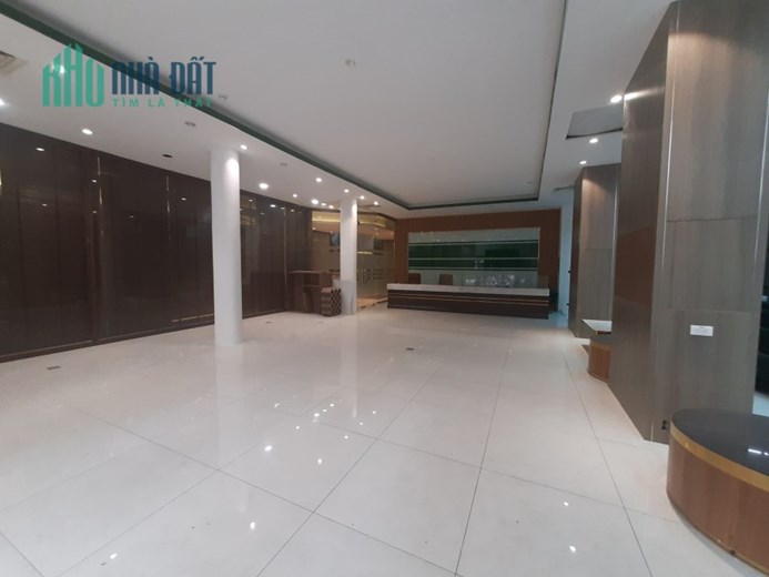 CẦN CHO THUÊ MẶT BẰNG TẦNG TRỆT TÒA NHÀ 82 VÕ VĂN TẦN, QUẬN 3 - LH TRỰC TIẾP TỪ CHỦ