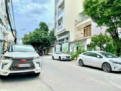 BÁN LÔ ĐẤT 4X18M VỊ TRÍ KINH DOANH BUÔN BÁN TỐT ĐƯỜNG PHAN HUY THỰC QUẬN 7 GIÁ 11.5 TỶ