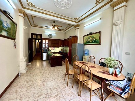 Bán nhà Võ Văn Dũng, Hoàng Cầu, Trần Quang Diệu dt 55m² x 5 T MT 4,2 m ngõ 2 ô tô giá 13,5 tỷ.
