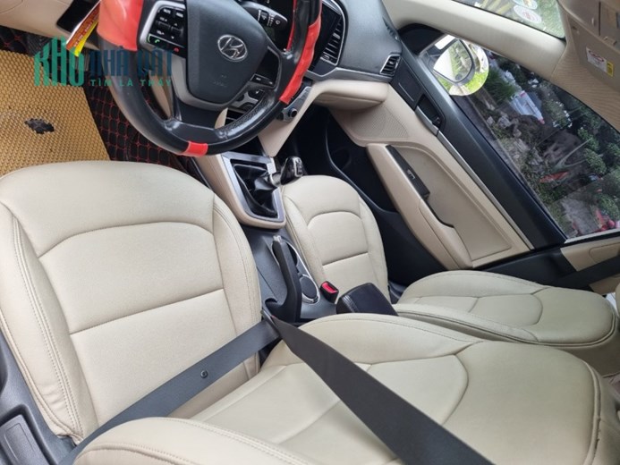 Cần bán xe Huyndai Elantra 2018MT 1 Quang Trung An Lão Hải Phòng