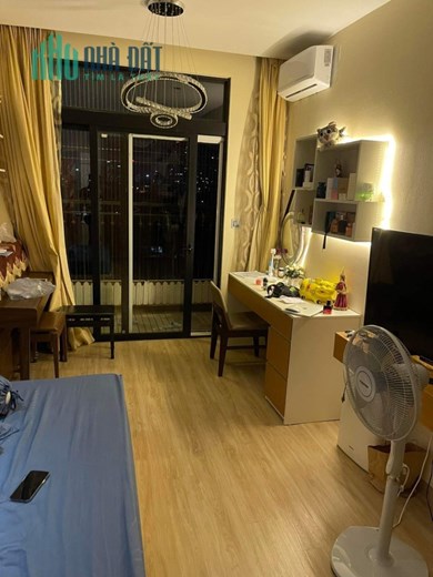 Cần bán căn  R2 Royal City tầng trung