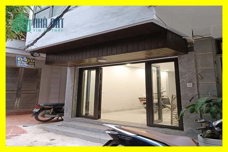 Bán nhà đẹp gần phố Vĩnh Hồ, Đống Đa, Hà Nội - Nhà 4 tầng, xe hơi đỗ cửa, giá hơn 5 tỷ