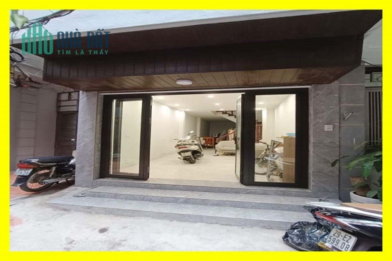 Bán nhà đẹp gần phố Thái Thịnh, Đống Đa, Hà Nội - Nhà 4 tầng, ô tô đỗ cửa, giá hơn 5 tỷ