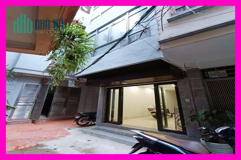 Bán nhà đẹp gần phố Thái Thịnh, Đống Đa, Hà Nội - Nhà 4 tầng, ô tô đỗ cửa, giá hơn 5 tỷ