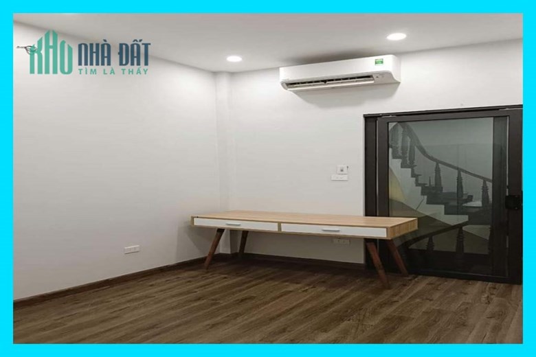 Bán nhà đẹp gần phố Thái Thịnh, Đống Đa, Hà Nội - Nhà 4 tầng, ô tô đỗ cửa, giá hơn 5 tỷ