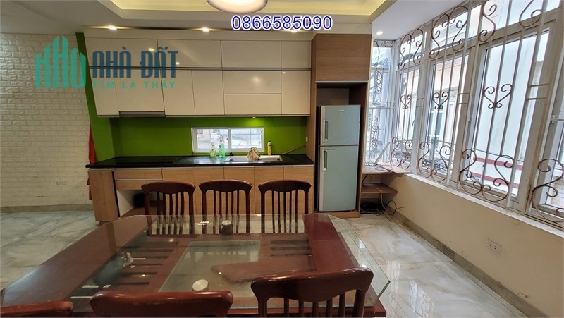 Bán căn nhà Cầu Giấy ÔTÔ đỗ cửa ngõ, KD Đỉnh, 50m2, rộng 5m, giá bán 6 tỷ, 0866585090
