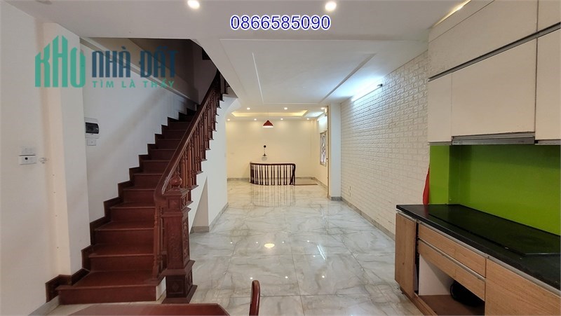 Bán căn nhà Cầu Giấy ÔTÔ đỗ cửa ngõ, KD Đỉnh, 50m2, rộng 5m, giá bán 6 tỷ, 0866585090