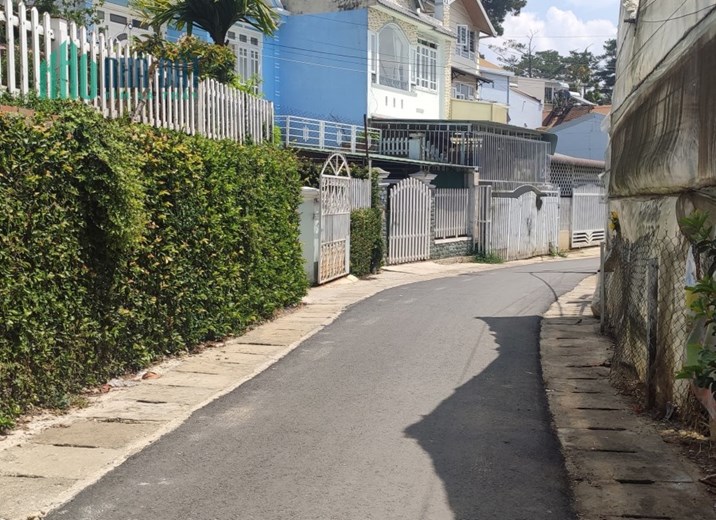 Nhà cũ ở Thiện Ý, Phường 4, Đà Lạt. 117 m2 (7,6 x 15m) chỉ 5,5 tỷ, sổ riêng xd, hẻm ô tô