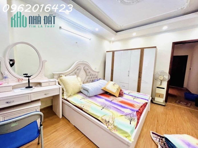 Bán Nhà Phố Văn Cao Ba Đình 9tỷ 51m 5tầng Oto Ngõ Thông Rộng An Sinh Đỉnh Rảo Bước Hồ Tây