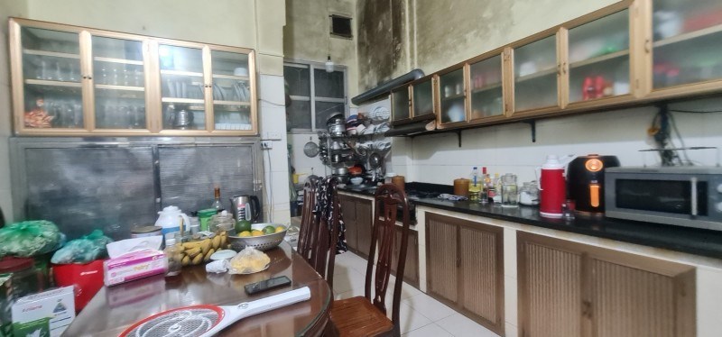 NHÀ PHỐ NGUYỄN SƠN, NGÕ THÔNG, PHÂN LÔ, Ô TÔ QUA NHÀ, DÂN TRÍ CAO, Ở SANG.