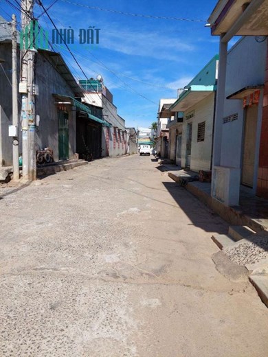 CHÍNH CHỦ BÁN ĐẤT TẶNG NHÀ 2MT SỔ HỒNG RIÊNG GIÁ RẺ THỊ TRẤN LIÊN NGHĨA